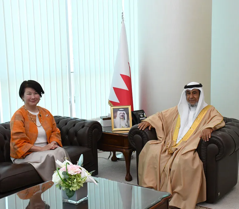 Latest News: وزير شؤون مجلسي الشورى والنواب يستقبل سفيرة اليابان