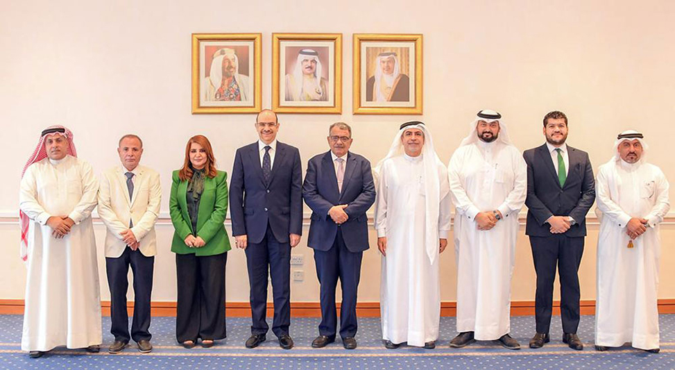 الوزير وجمعية المحامين يبحثان تطوير العمل القانوني