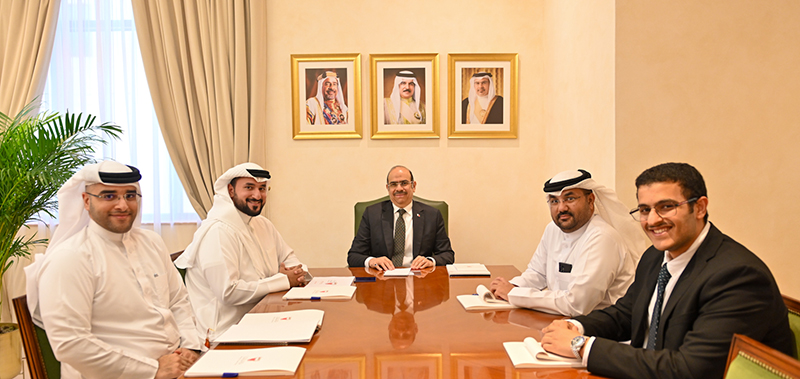 الوزير يدعم الابتكار ويشيد بمبادرة مختبر التشريعات