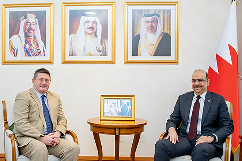 الوزير والسفير البريطاني يشيدان بالعلاقات والتعاون