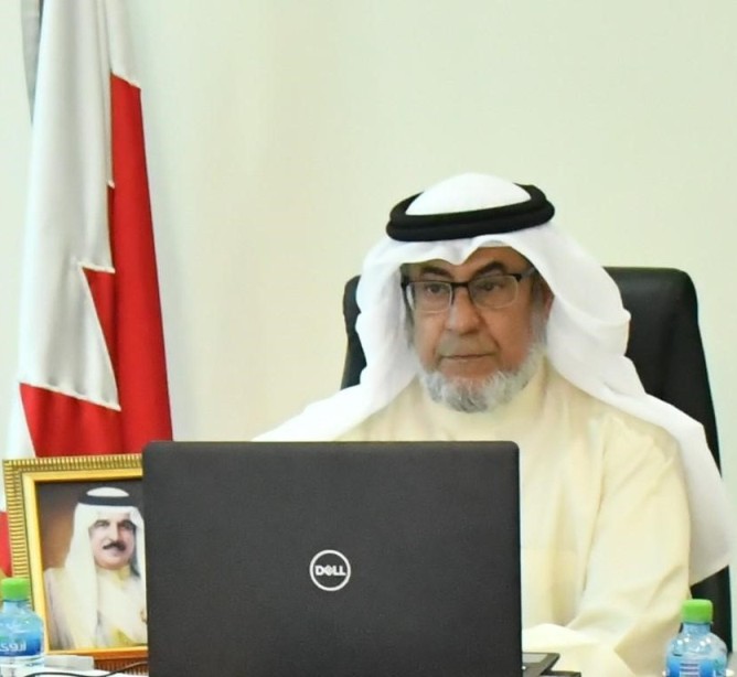 اقرأ المزيد عن  سعادة وزير شؤون مجلسي الشورى والنواب يشارك في الاجتماع العشرين للجنة الوزارية المكلفة بمتابعة تنفيذ القرارات ذات العلاقة بالعمل الخليجي المشترك