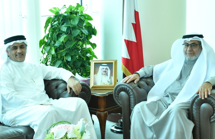 اقرأ المزيد عن  وزير شؤون مجلسي الشورى والنواب يستقبل النائب ممدوح عباس الصالح