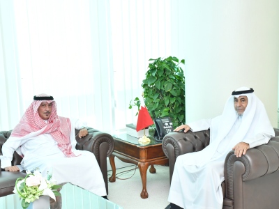 اقرأ المزيد عن  وزير شؤون مجلسي الشورى والنواب يستقبل عضو مجلس الشورى عبدالله خلف الدوسري