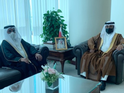 اقرأ المزيد عن  وزير شؤون مجلسي الشورى والنواب يستقبل السفير أحمد الهرمسي الهاجري