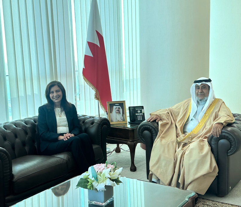 وزير شؤون مجلسي الشورى والنواب يستقبل سفيرة جمهورية مصر العربية لدى مملكة البحرين 